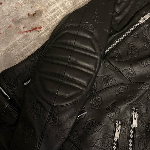 Skull Face and Leaf Leather Jacket - Picture 7 of 16